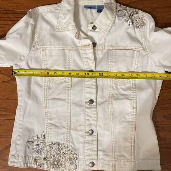 Blassport Sequence white wash jean jacket. Medium - Picture 11 of 12